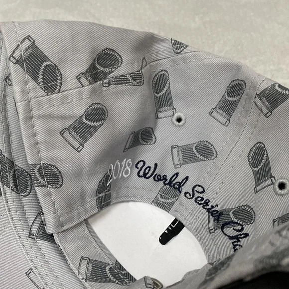 Boston Red Sox 2018 World Series Champions hat - Picture 4 of 5